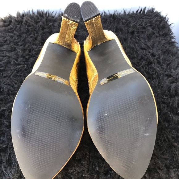 SALE! 
Vintage Style Pumps - Picture 5 of 5